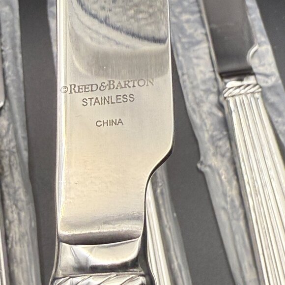 Reed & Barton Trinity Hall 6 Stainless Steel 18/10 Hollow Serrated Steak Knives - Picture 3 of 4
